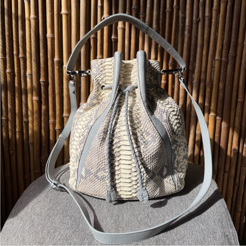 Textured Beige-Gray Drawstring Bucket Shoulder Bag